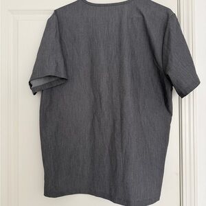 Men’s FIGS scrubs grey short sleeved top XL